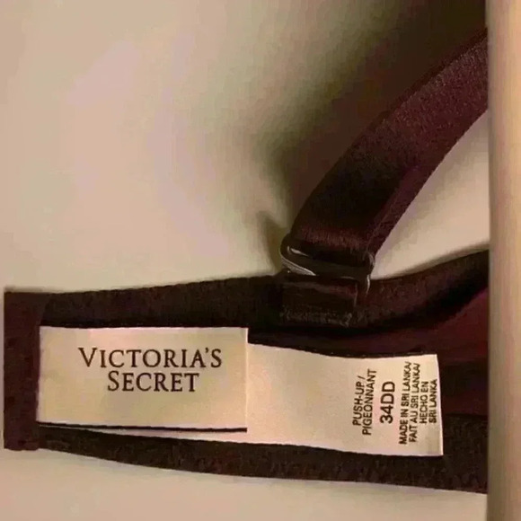 Victoria Secret Elegant Bra - Picture 2 of 2